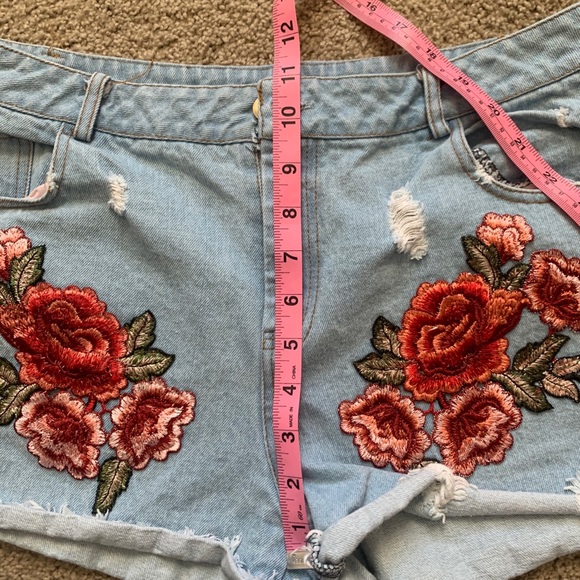 Rose Embroidered Denim Shorts - Picture 3 of 6